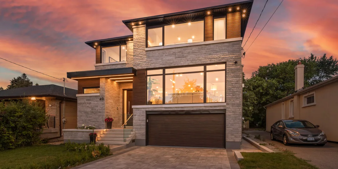 Twilight exterior captured for an Odyssey3D listing film
