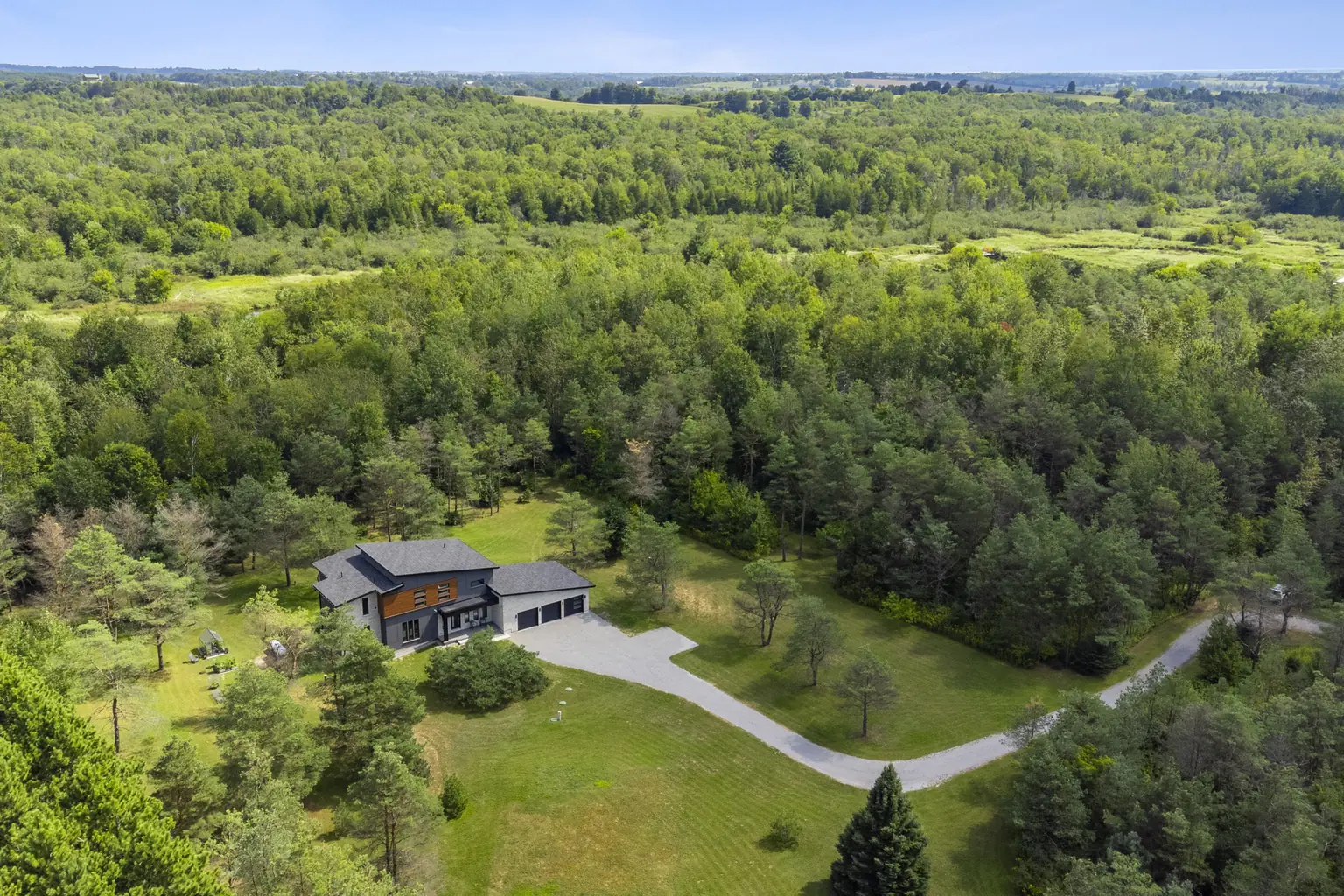 Drone photography of a Caledon country estate and its acreage