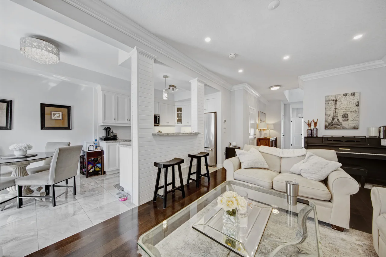 Odyssey3D photographer shooting a Markham home